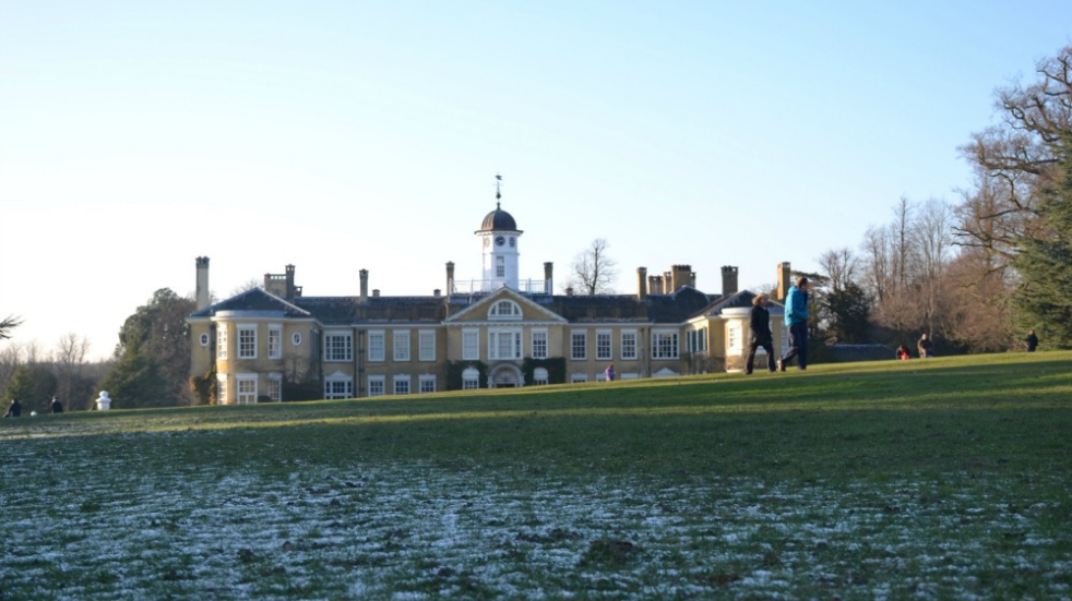 Things to do near London with kids Hampton Court